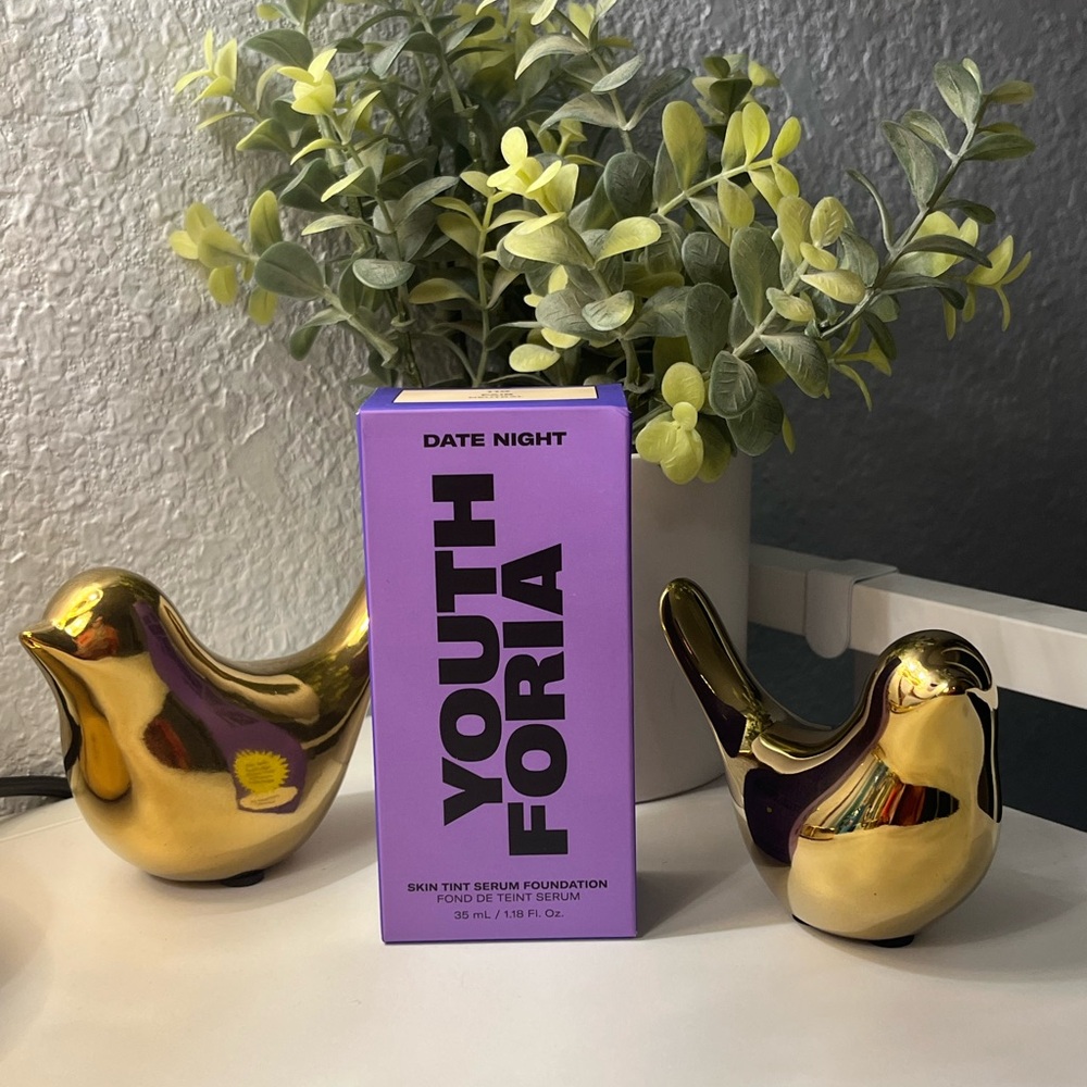 NIB- Youth Foria Date Night Skin Tint Serum Foundation - 110 fair neutral